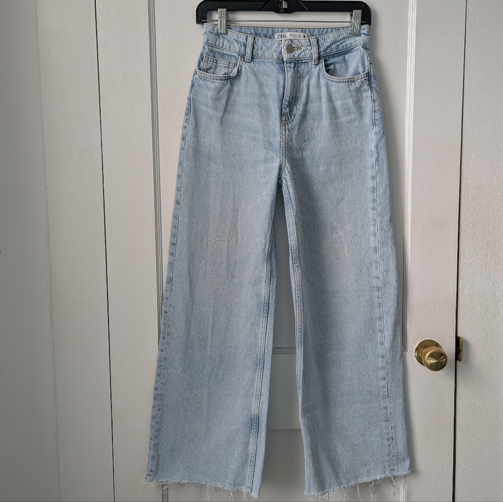 Zara High Waist High Rise Light Wash 100% Cotton Raw Hem Wide Leg Jeans Size 2 - Picture 3 of 11